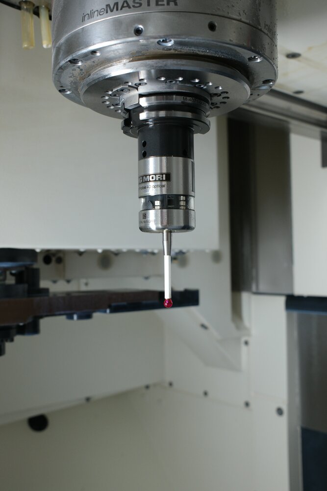 Messtaster in der Spindel eines Bearbeitungszentrums bei CAD-IS