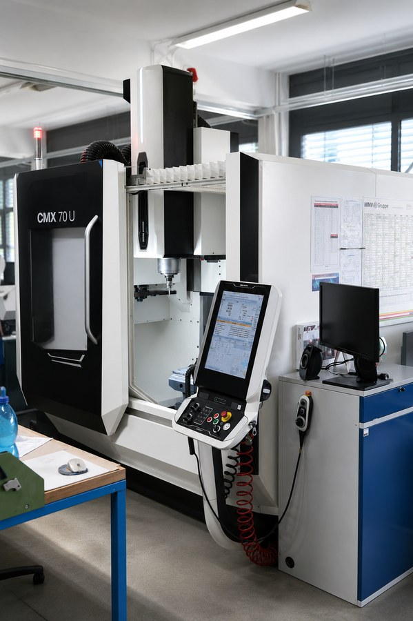5-Achs-CNC-Bearbeitungszentrum DMG Mori CMX 70 U, CAD-IS Maschinenpark Karben